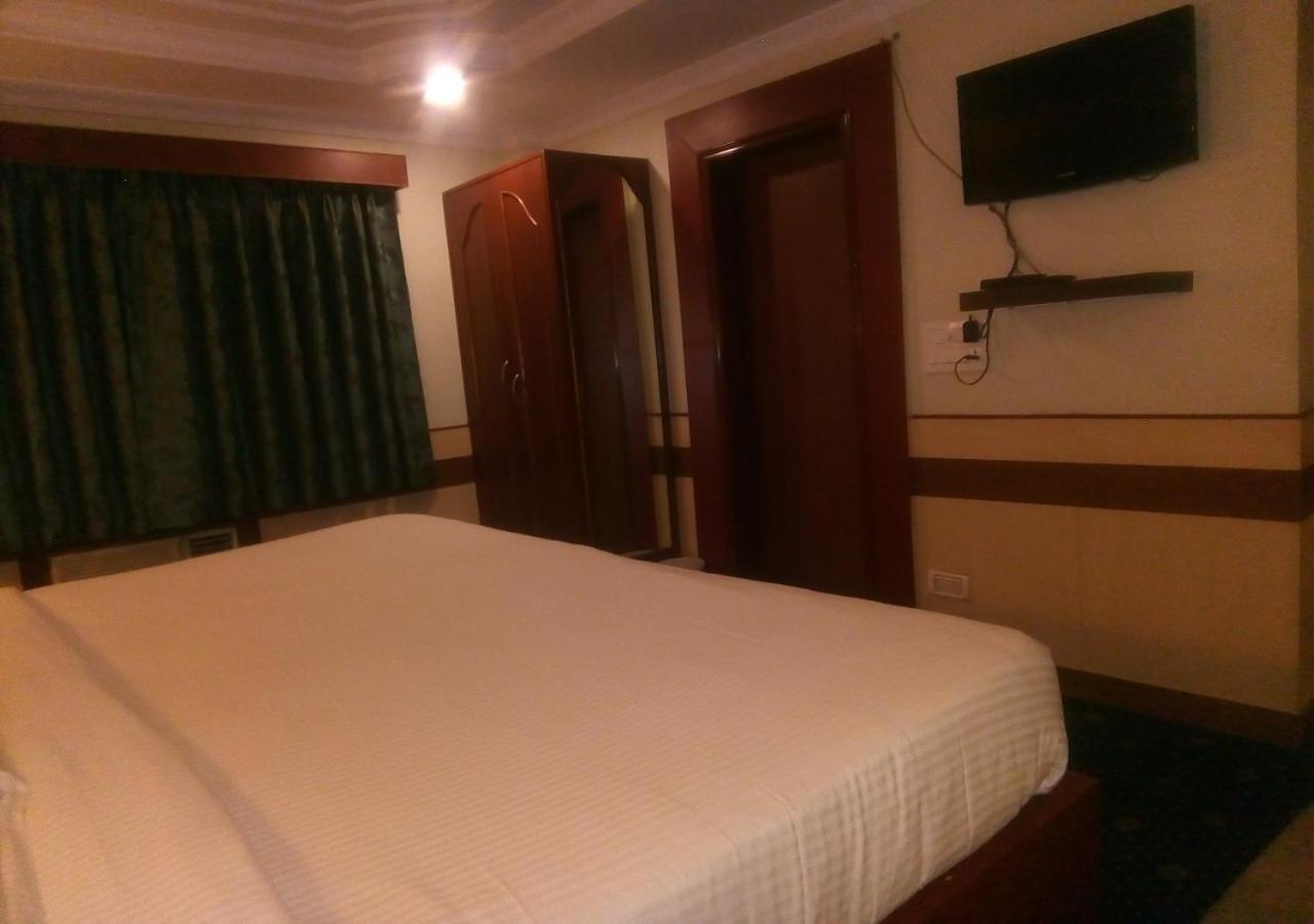 Hotel Monsoon Palace Гувахати Экстерьер фото