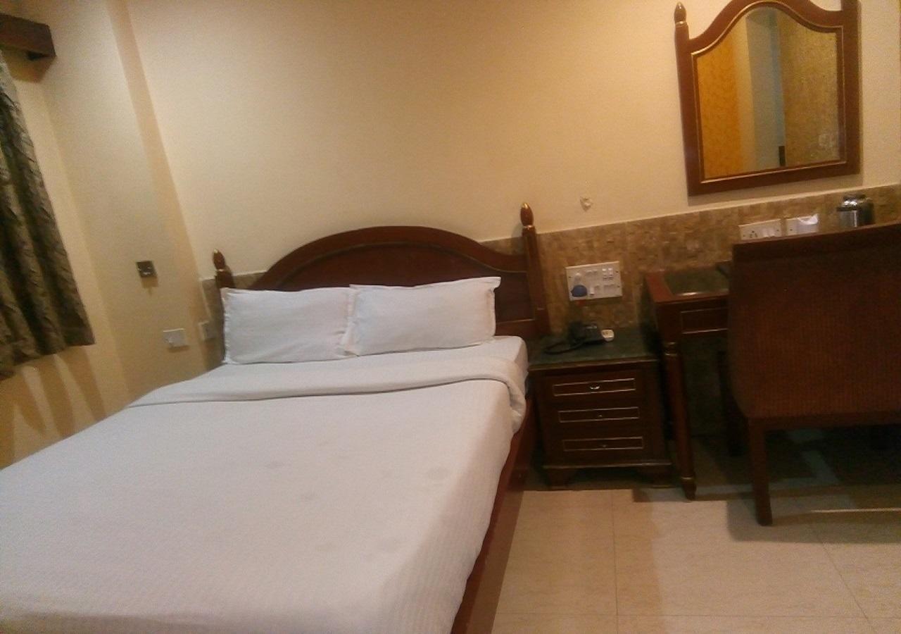 Hotel Monsoon Palace Гувахати Экстерьер фото