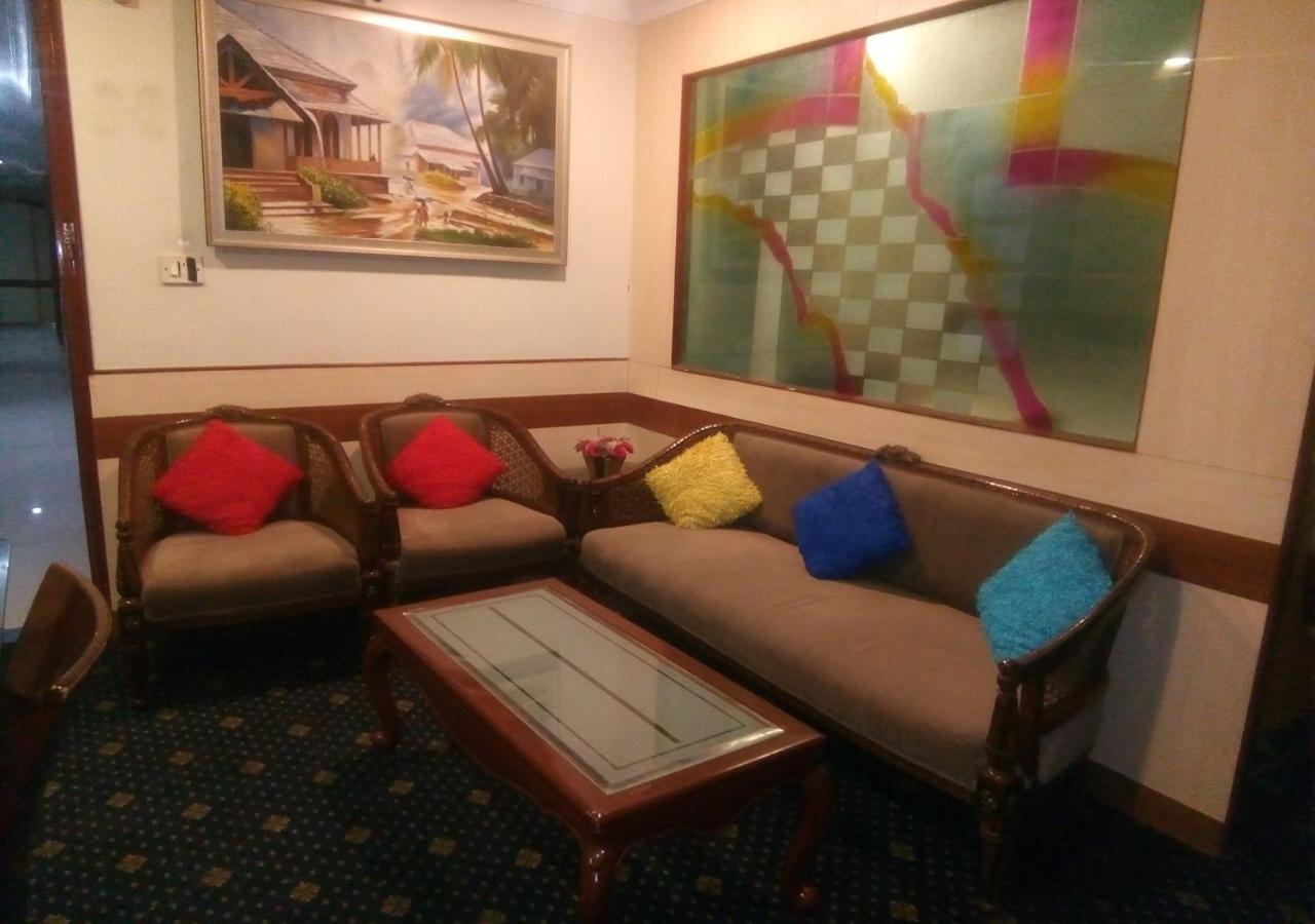 Hotel Monsoon Palace Гувахати Экстерьер фото