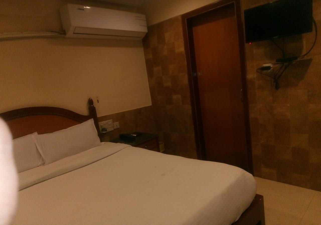 Hotel Monsoon Palace Гувахати Экстерьер фото
