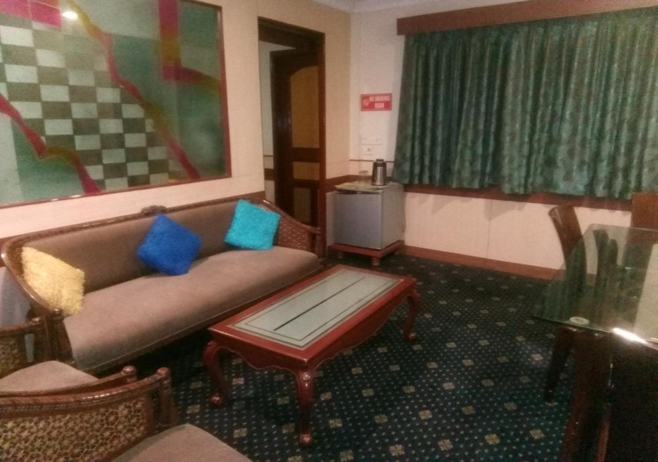 Hotel Monsoon Palace Гувахати Экстерьер фото